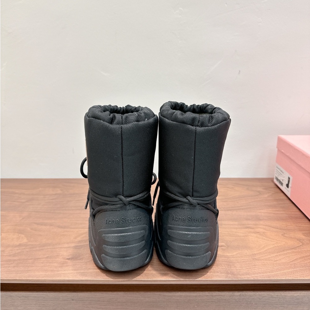 Acne Studios Black All-Weather Lace-Up Winter Boots - Picture 4 of 9